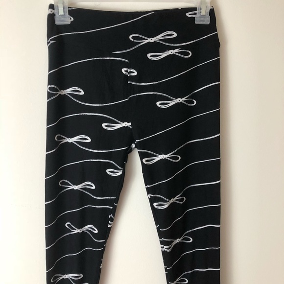 LuLaRoe Pants - LuLaRoe OS Leggings Unicorn Black White Ribbons